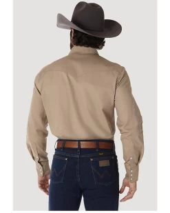 Wrangler Men's Solid Cowboy Cut Firm Finish Long Sleeve Work Shirt -Western Chic Shop 086192 28 P2