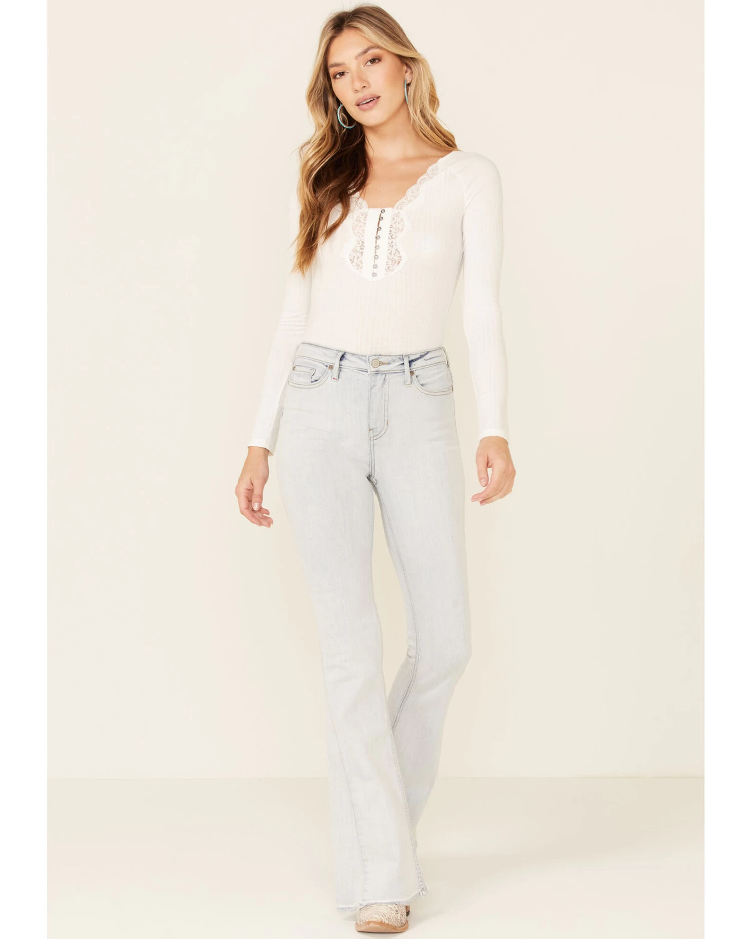 Idyllwind Women's Light Wash High Rise Friendship Flare Jeans 2 Idyllwind Women's Light Wash High Rise Friendship Flare Jeans - Image 2