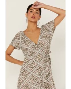 Wrangler Women's Floral Short Sleeve Surplice Wrap Dress -Western Chic Shop 2000357234 343 P4