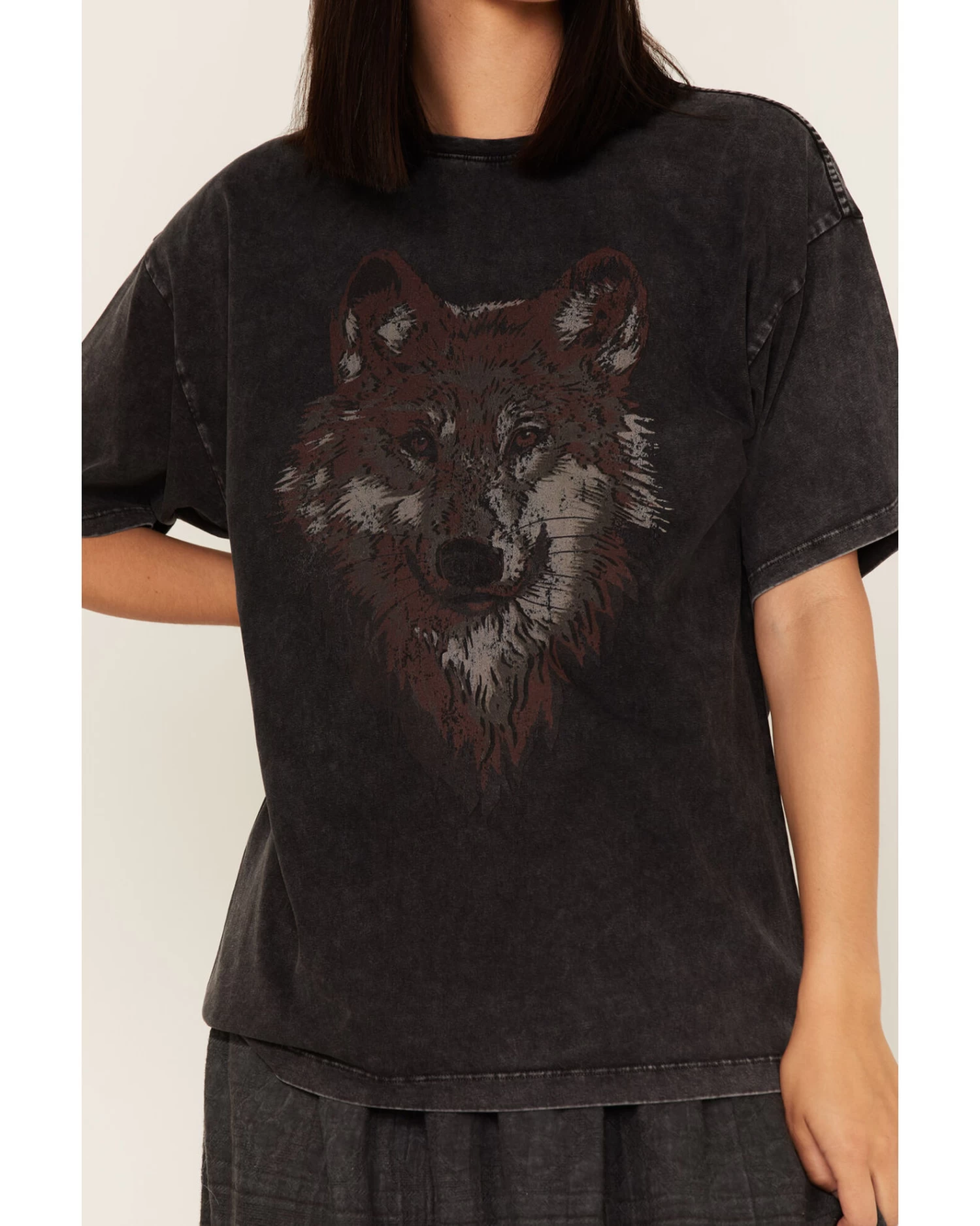 Cleo + Wolf Women's Oversized Wolf Graphic Tee 3 Cleo + Wolf Women's Oversized Wolf Graphic Tee - Image 3
