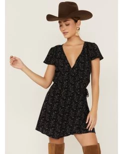 Beyond The Radar Women's Black Ditsy Floral Print Romper  -Western Chic Shop 2000365051 001 P4