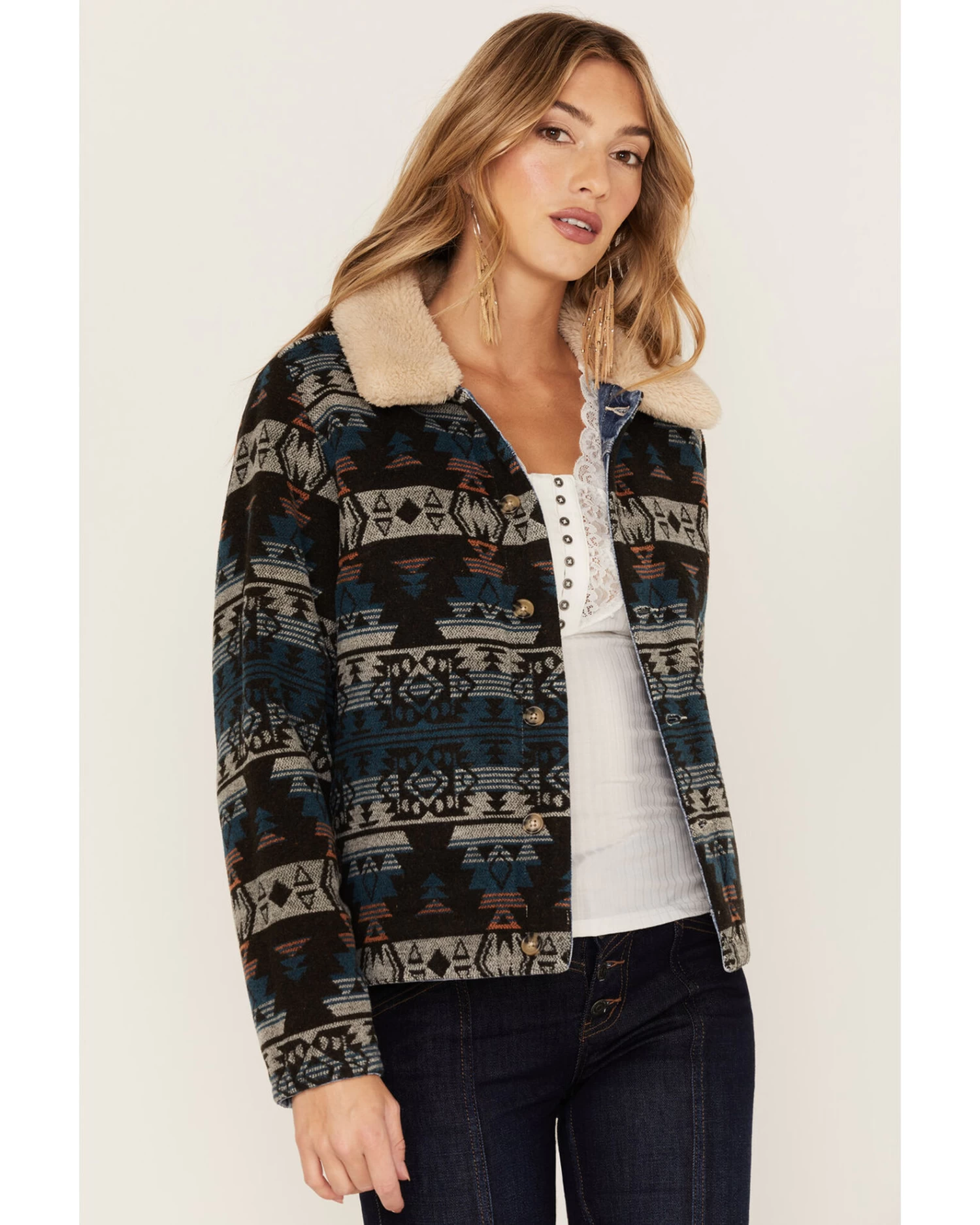 Idyllwind Women's Medium Wash Reversible Sherpa Blanket Denim Jacket 2 Idyllwind Women's Medium Wash Reversible Sherpa Blanket Denim Jacket - Image 2