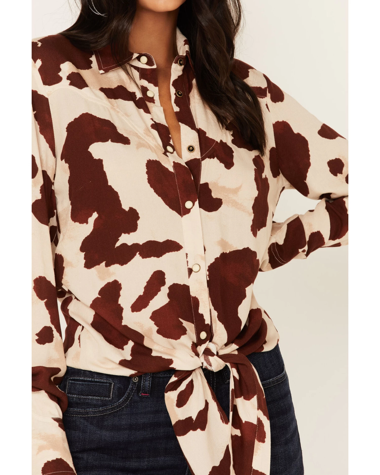 Idyllwind Women's Cow Print Tie Front Long Sleeve Western Shirt 2 Idyllwind Women's Cow Print Tie Front Long Sleeve Western Shirt - Image 2