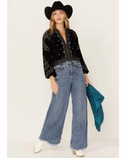 Shyanne Women's Velvet Beaded Jacket