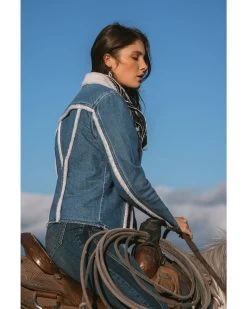 Idyllwind Women's Medium Wash Sherpa-Lined Denim Jacket